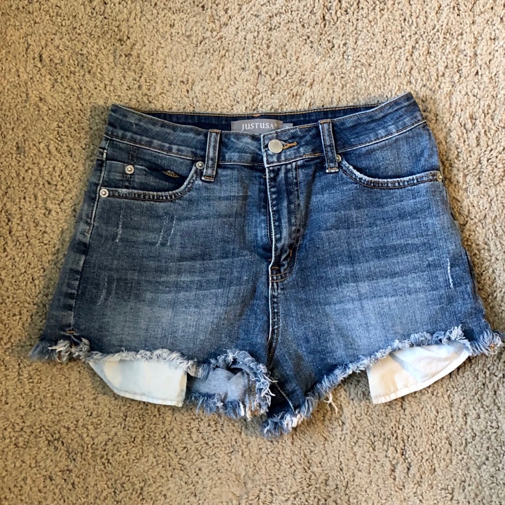 Vestique high rise jean shorts